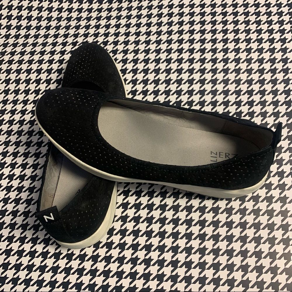 Naturalizer Philippe slip on sneaker 9.5, black with white soles - Picture 1 of 8